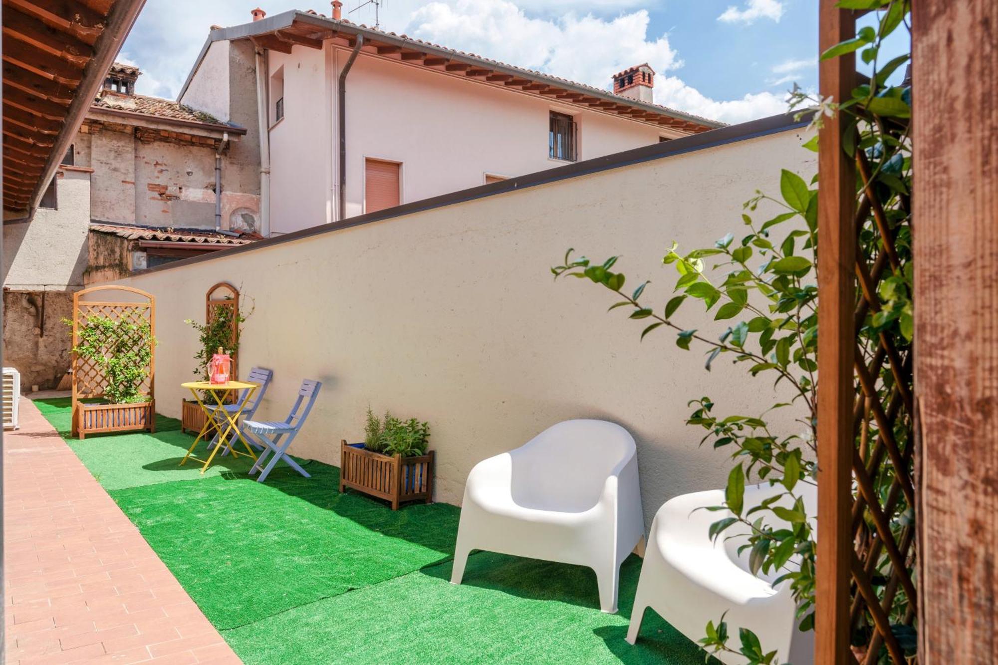 شقة La Casa Di Giuliano إيزِيو المظهر الخارجي الصورة